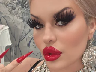 DiamondDollXX Bdsm webcam from Romania