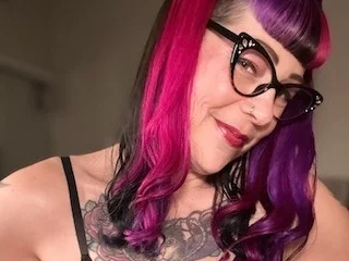 Skylar_Bird Bdsm webcam from Canada